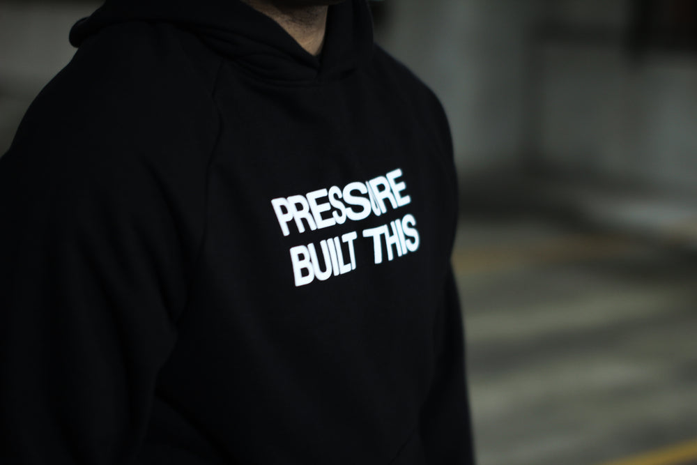 [PRESSURE] HOODIE — BLACK